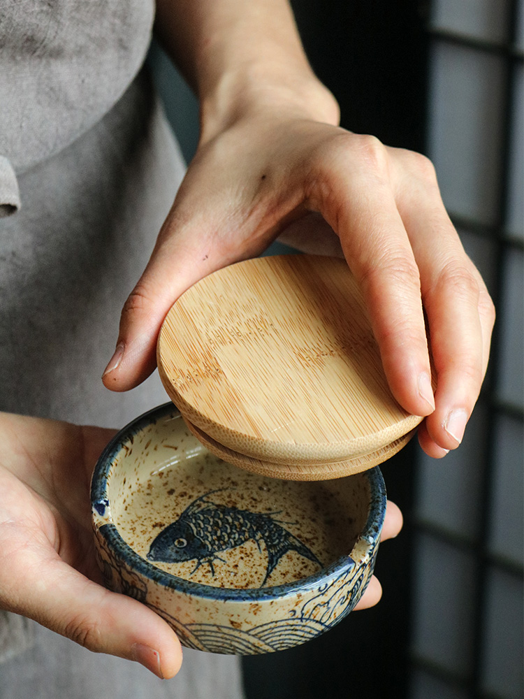 Household Ceramic Japanese Style Ashtray With Lid